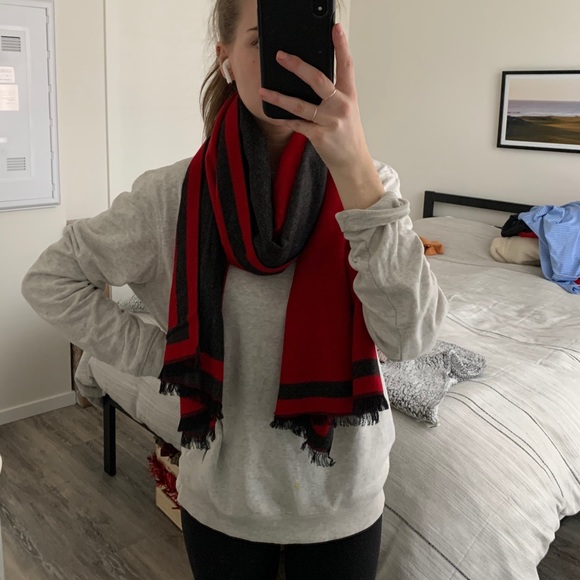 NWOT Reversible cashmere scarf - Picture 1 of 2